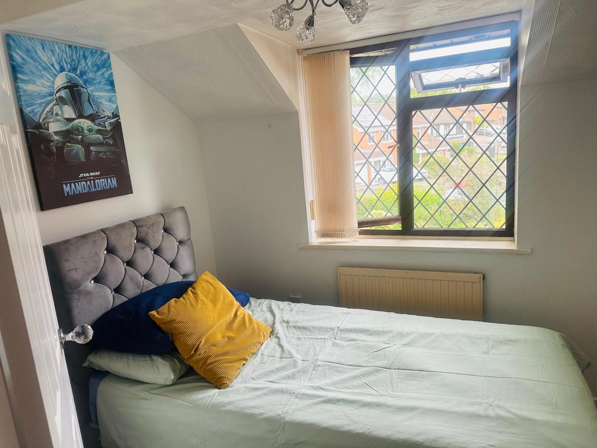 Home Away From Home Swindon Buitenkant foto